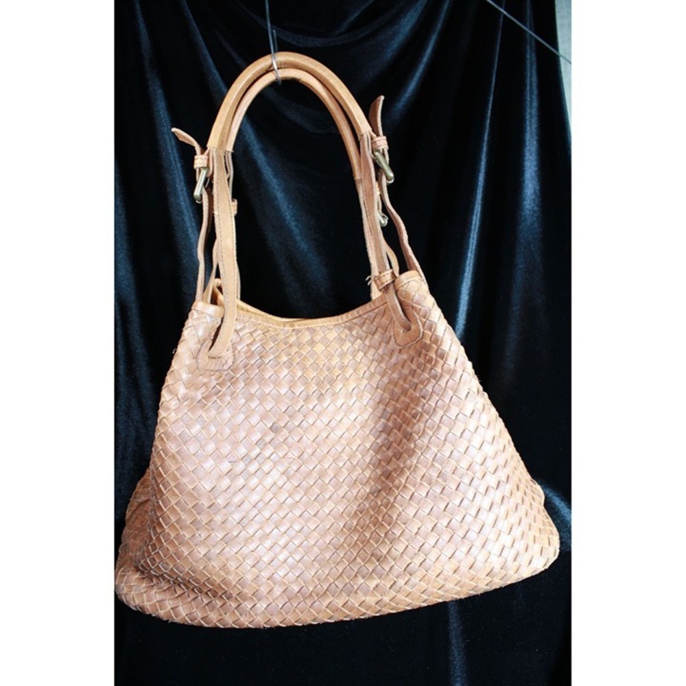 Valentina Leather Handbag - Picture 2 of 12